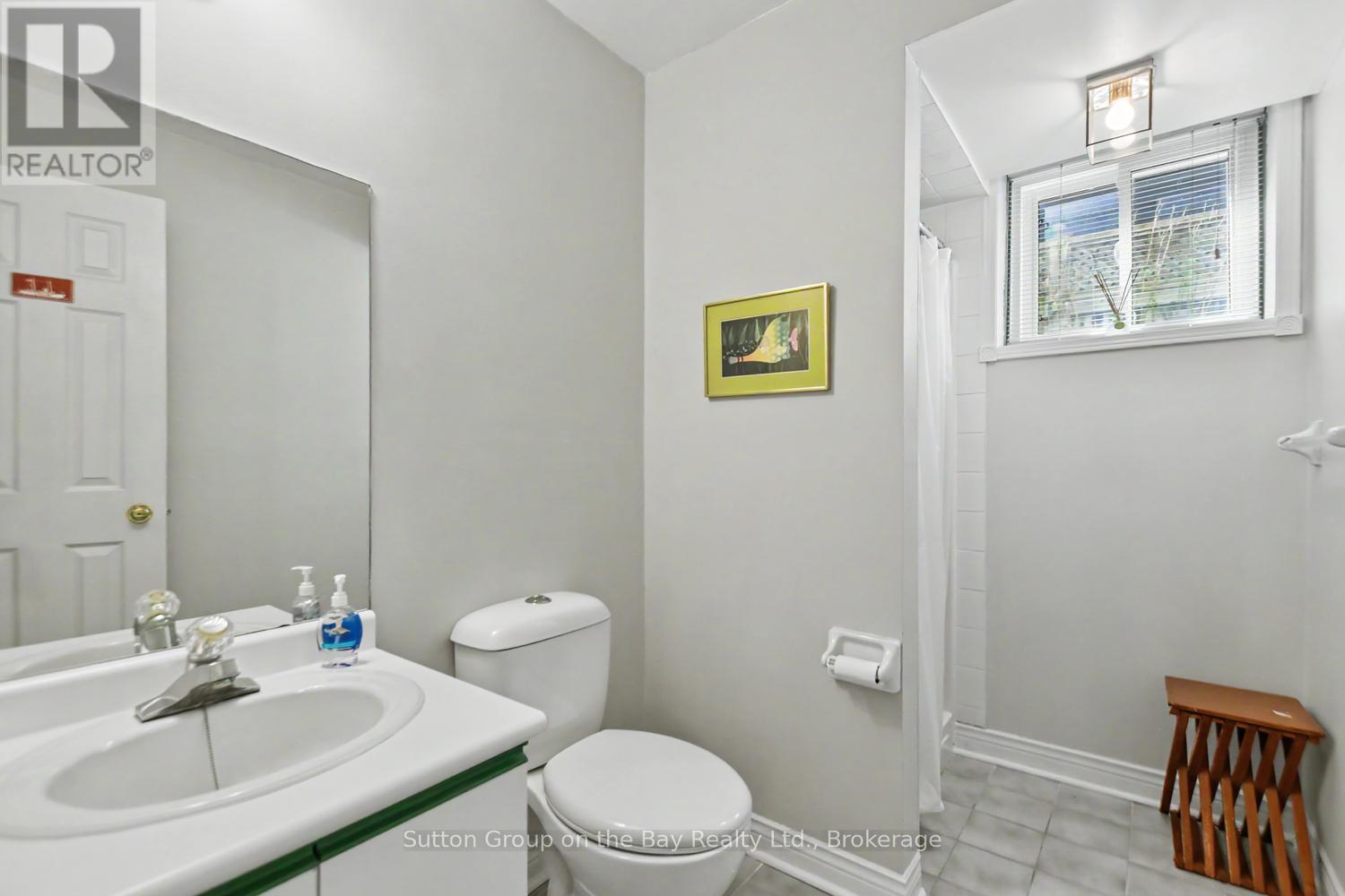 6 Donald Crescent, Wasaga Beach, Ontario  L9Z 1E1 - Photo 12 - S13568504