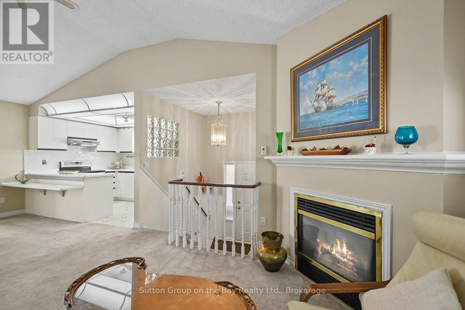 6 Donald Crescent, Wasaga Beach, Ontario  L9Z 1E1 - Photo 4 - S13568504