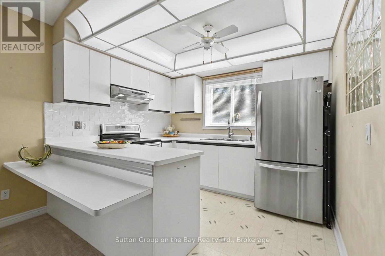 6 Donald Crescent, Wasaga Beach, Ontario  L9Z 1E1 - Photo 6 - S13568504