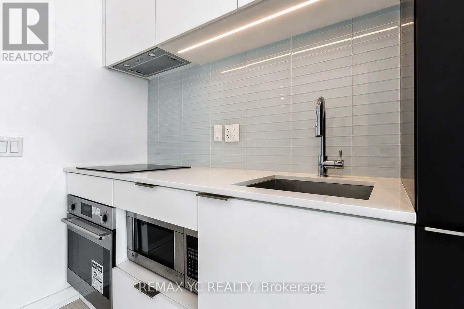 2408 - 33 Helendale Avenue, Toronto, Ontario  M4R 0A4 - Photo 12 - C13682866