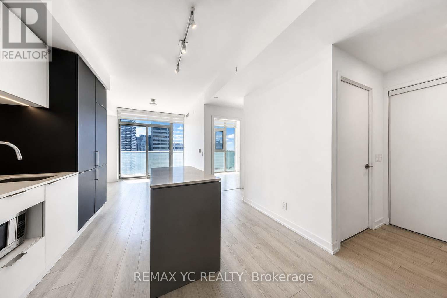 2408 - 33 Helendale Avenue, Toronto, Ontario  M4R 0A4 - Photo 8 - C13682866