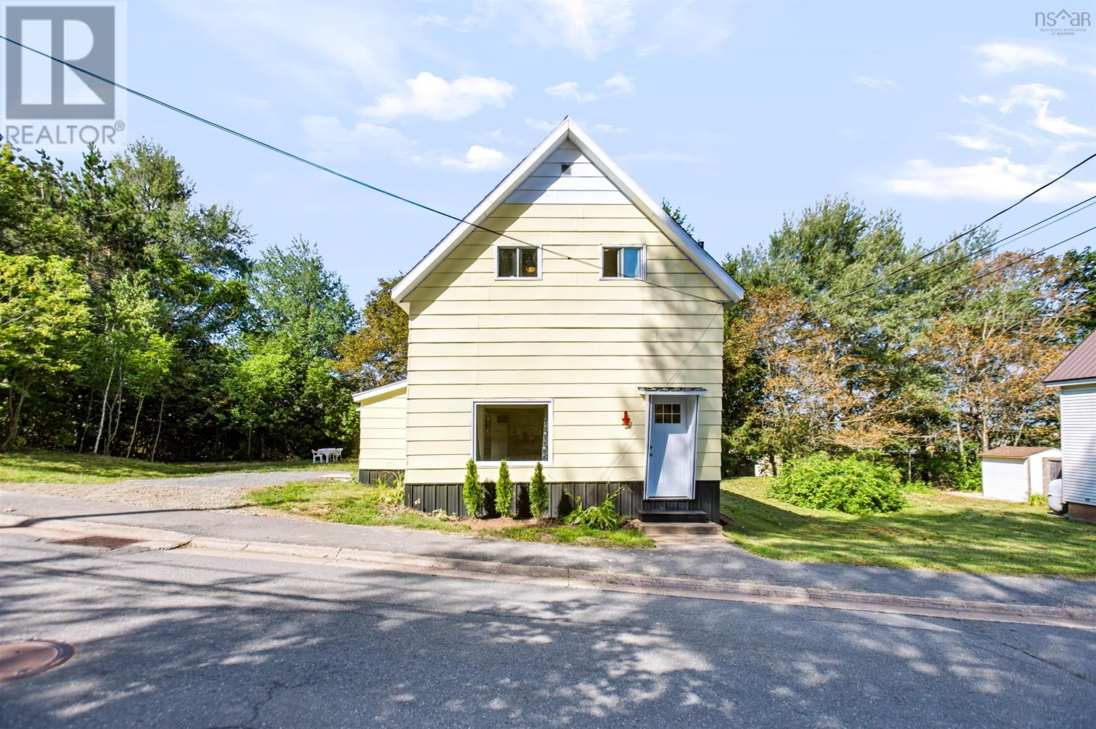 37 Church Street, Springhill, Nova Scotia  B0M 1X0 - Photo 1 - 202620646