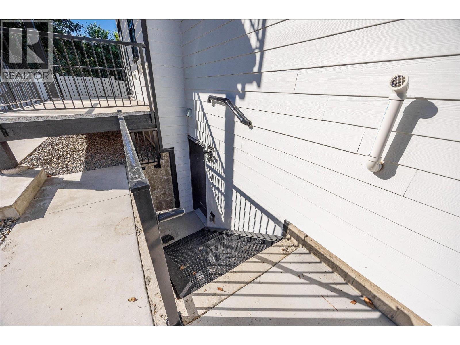 705 Mcclure Road, Kelowna, British Columbia  V1W 1M2 - Photo 31 - 10387581
