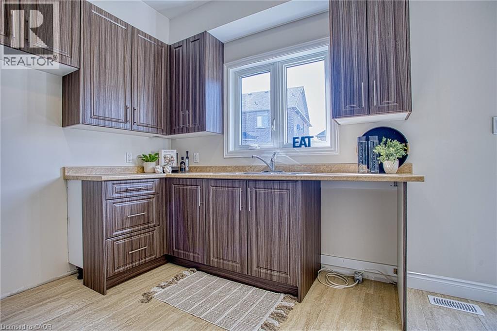 156 Mcknight Avenue, Waterdown, Ontario  L8B 0T7 - Photo 13 - 40837871
