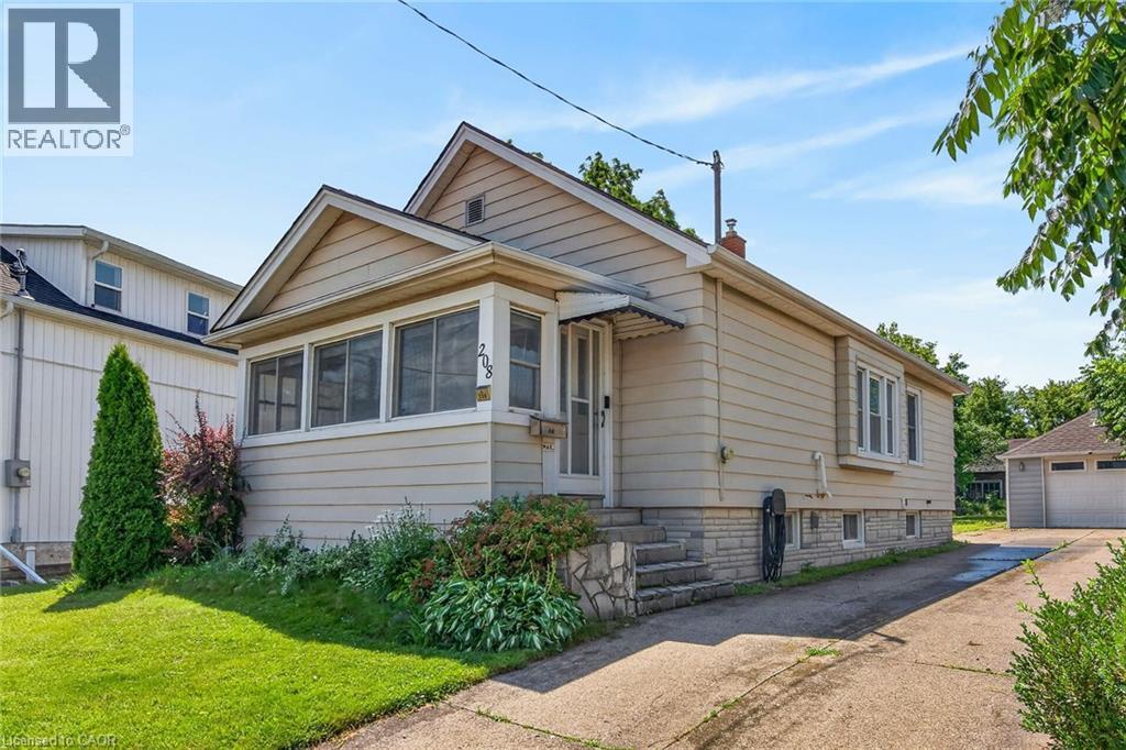 208 CARLTON Street, St. Catharines, Ontario