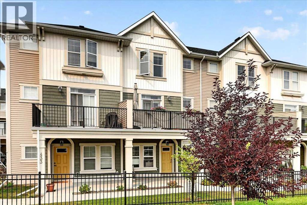 435 South Point Lane Sw, Airdrie, Alberta  T4B 5G8 - Photo 2 - A2331669