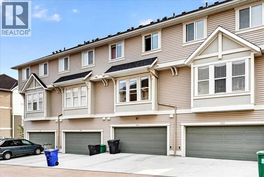 435 South Point Lane Sw, Airdrie, Alberta  T4B 5G8 - Photo 3 - A2331669