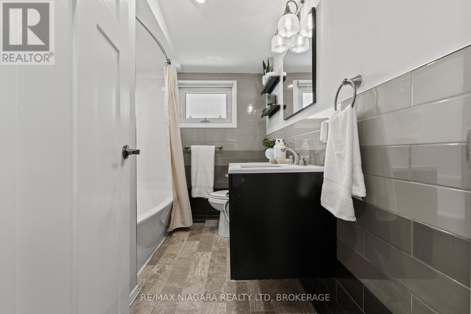 17 Humboldt Parkway, Port Colborne, Ontario  L3K 2H1 - Photo 18 - X13683840