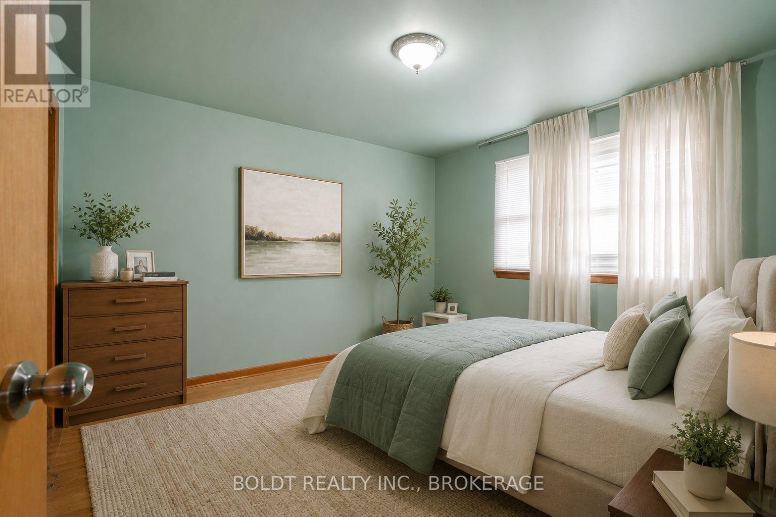 5568 Drummond Road, Niagara Falls, Ontario  L2G 4L3 - Photo 11 - X13683874
