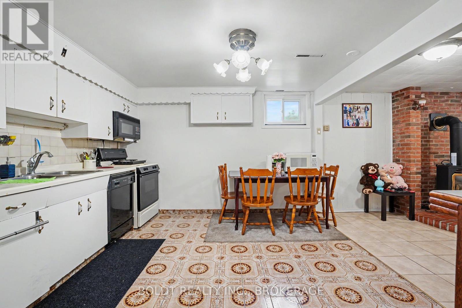5568 Drummond Road, Niagara Falls, Ontario  L2G 4L3 - Photo 18 - X13683874