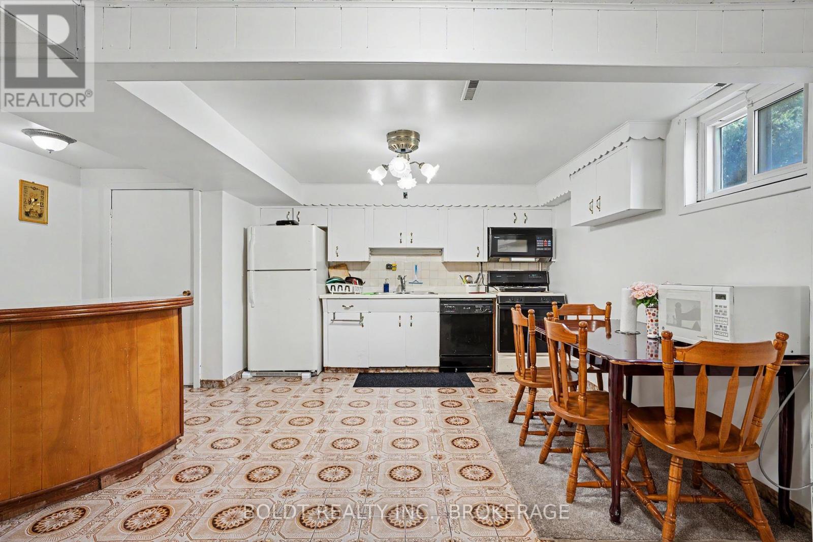 5568 Drummond Road, Niagara Falls, Ontario  L2G 4L3 - Photo 19 - X13683874