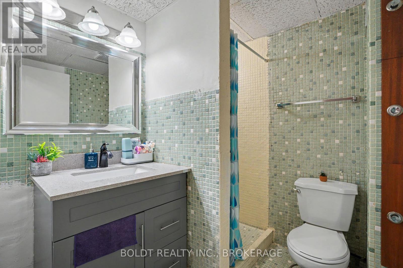 5568 Drummond Road, Niagara Falls, Ontario  L2G 4L3 - Photo 31 - X13683874