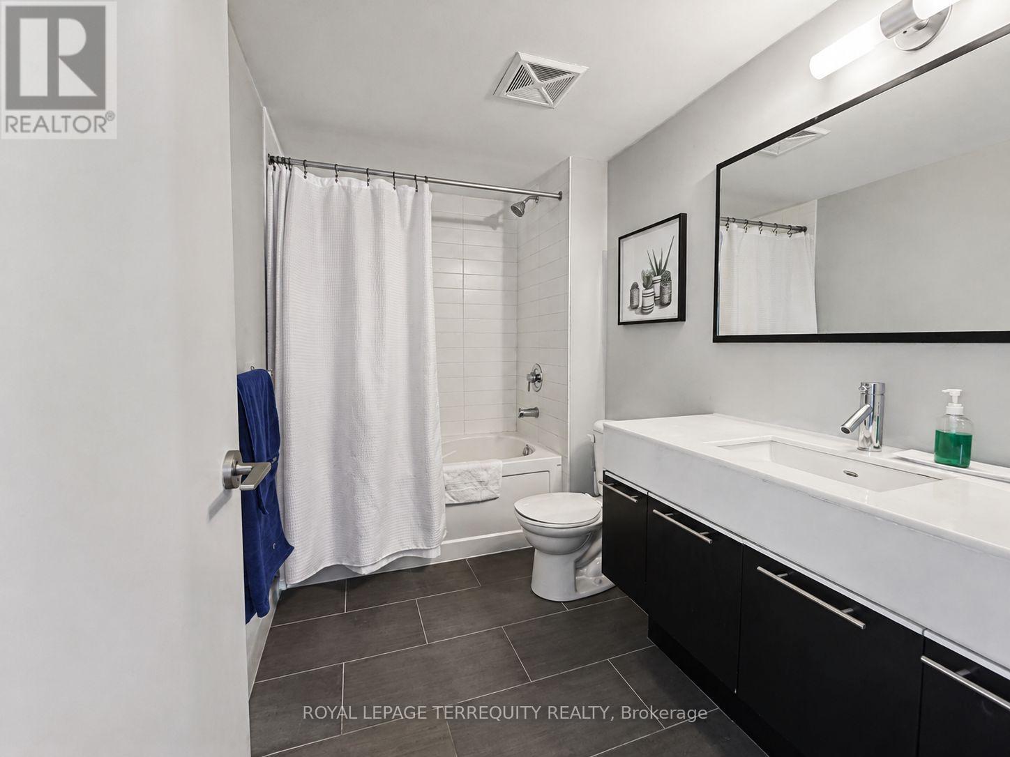 2209 - 126 Simcoe Street, Toronto, Ontario  M5H 4E6 - Photo 10 - C13683848