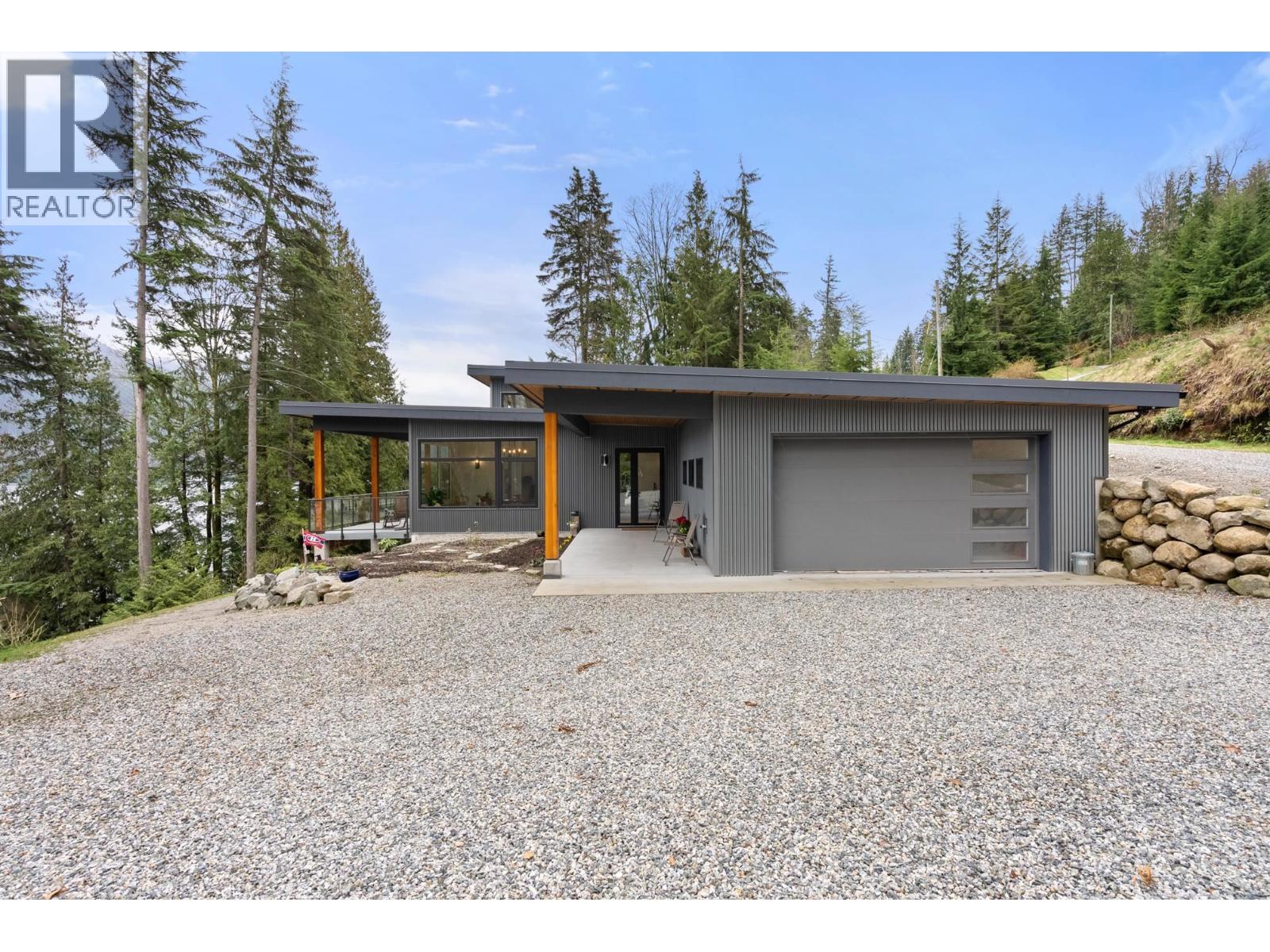 103 Witherby Road, Gibsons, British Columbia  V0N 1V6 - Photo 3 - R3156207
