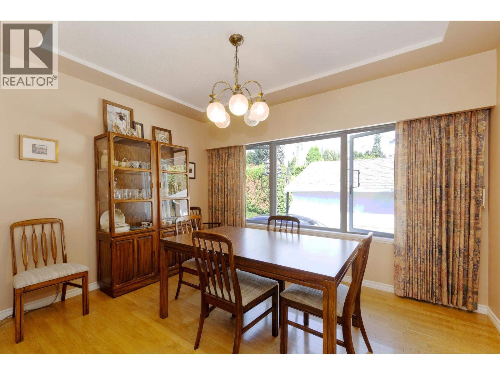 541 Cochrane Avenue, Coquitlam, British Columbia  V3J 2A3 - Photo 7 - R3154157