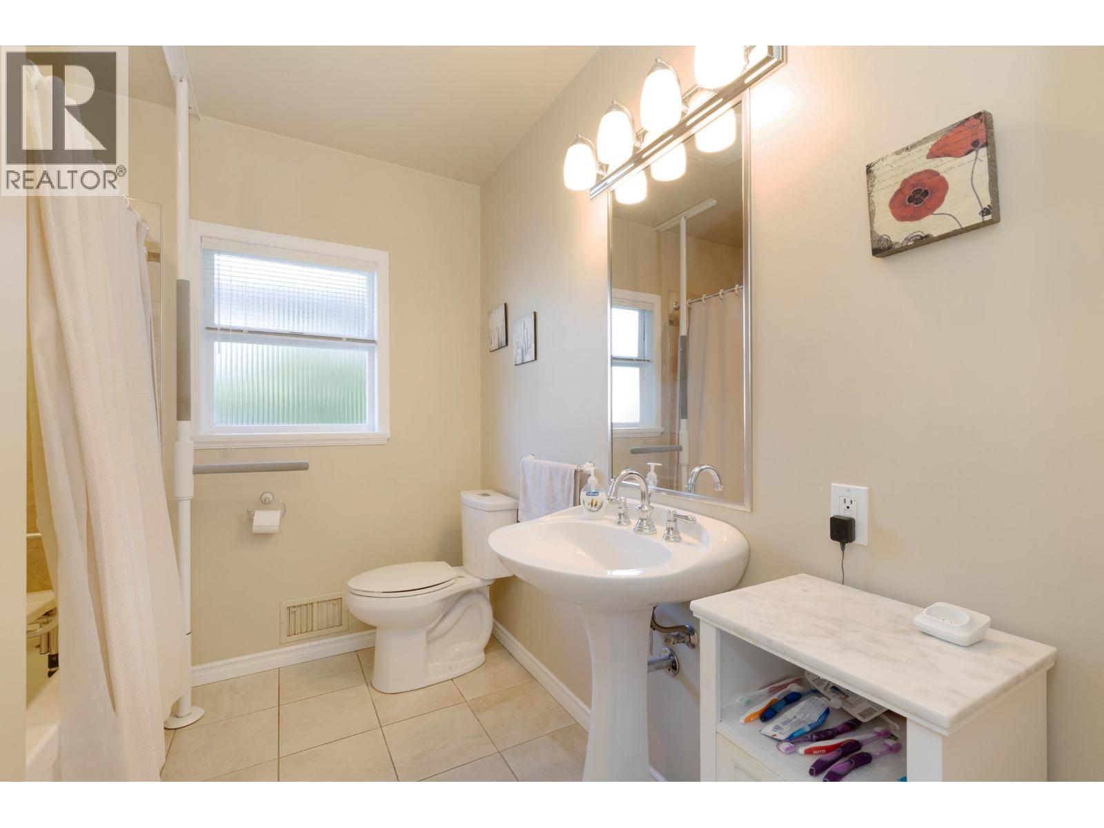 541 Cochrane Avenue, Coquitlam, British Columbia  V3J 2A3 - Photo 16 - R3154157