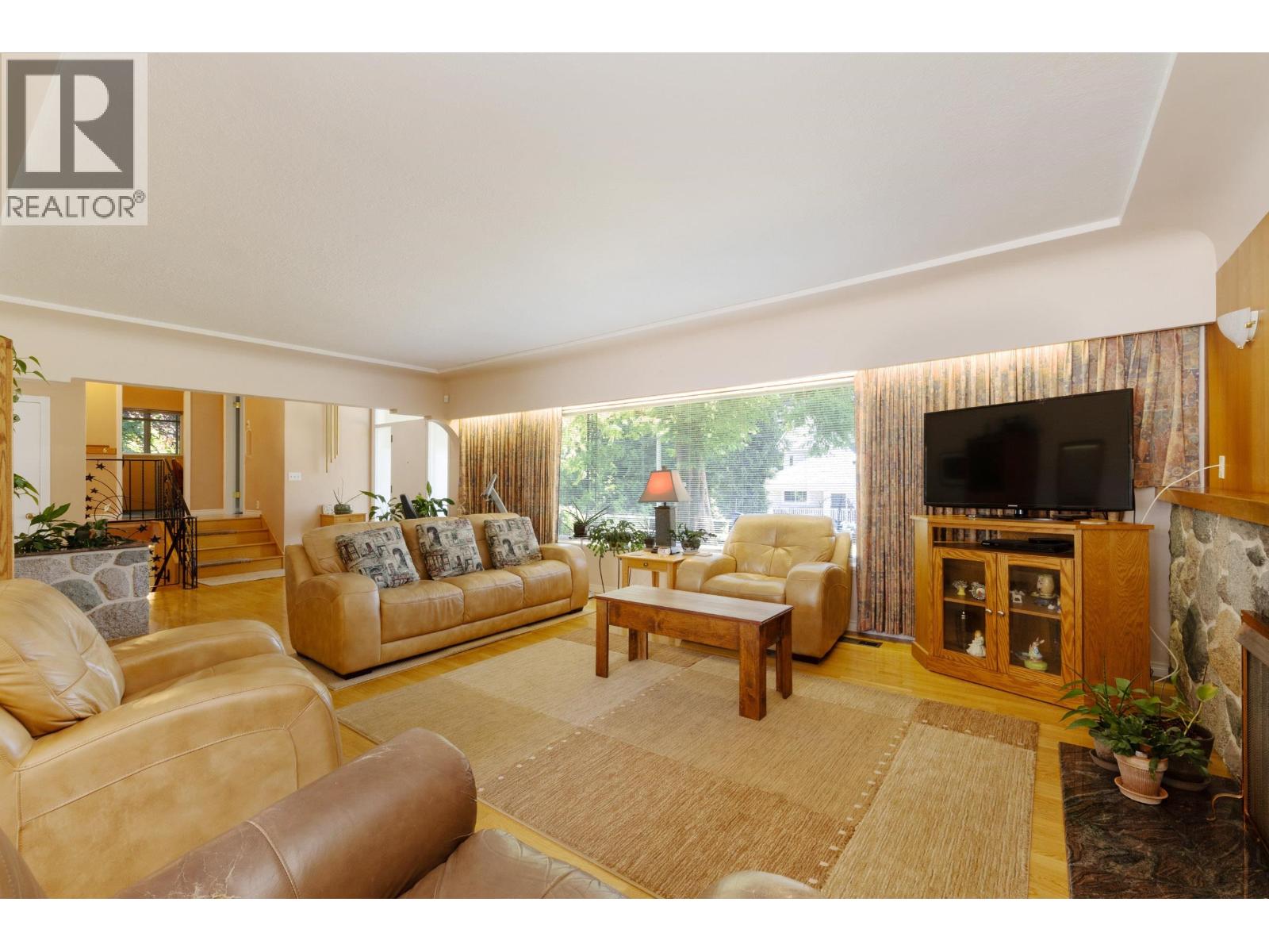 541 Cochrane Avenue, Coquitlam, British Columbia  V3J 2A3 - Photo 5 - R3154157