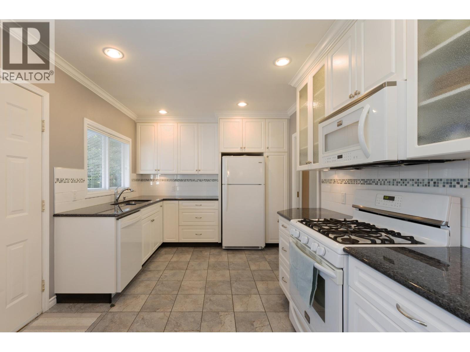 541 Cochrane Avenue, Coquitlam, British Columbia  V3J 2A3 - Photo 12 - R3154157