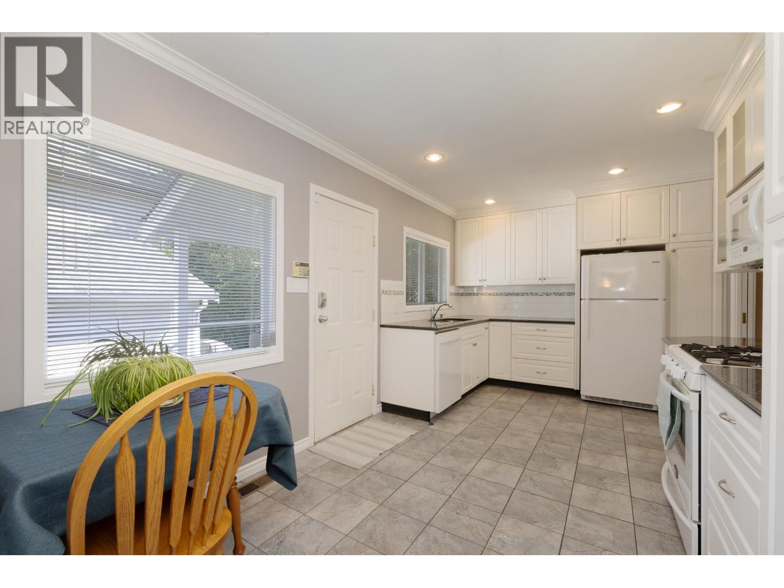 541 Cochrane Avenue, Coquitlam, British Columbia  V3J 2A3 - Photo 10 - R3154157