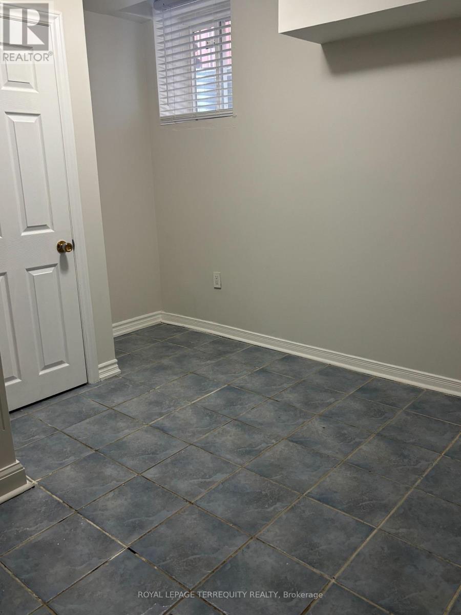 26 Tangleridge Boulevard, Brampton, Ontario  L6R 2X5 - Photo 5 - W13683902