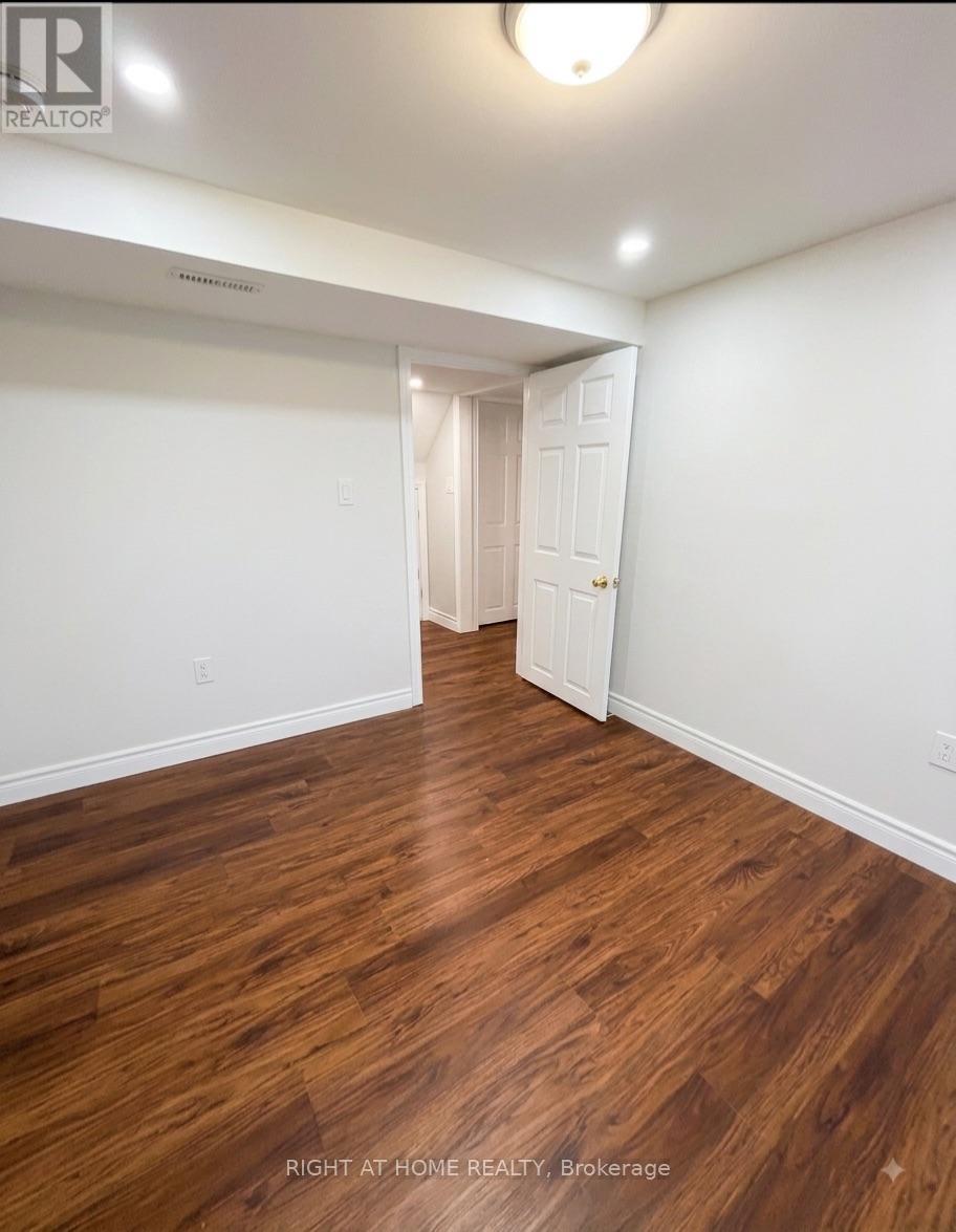530 Mclevin Avenue, Toronto, Ontario  M1B 4H6 - Photo 6 - E13683904