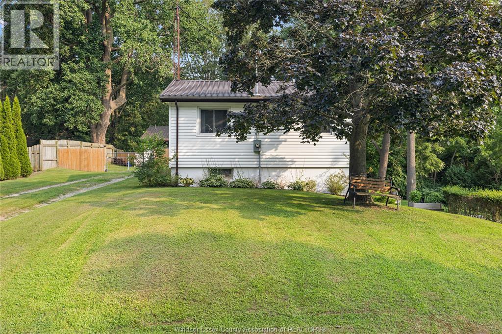 10 Oak Street, Ridgetown, Ontario  N0P 2C0 - Photo 2 - 26020059