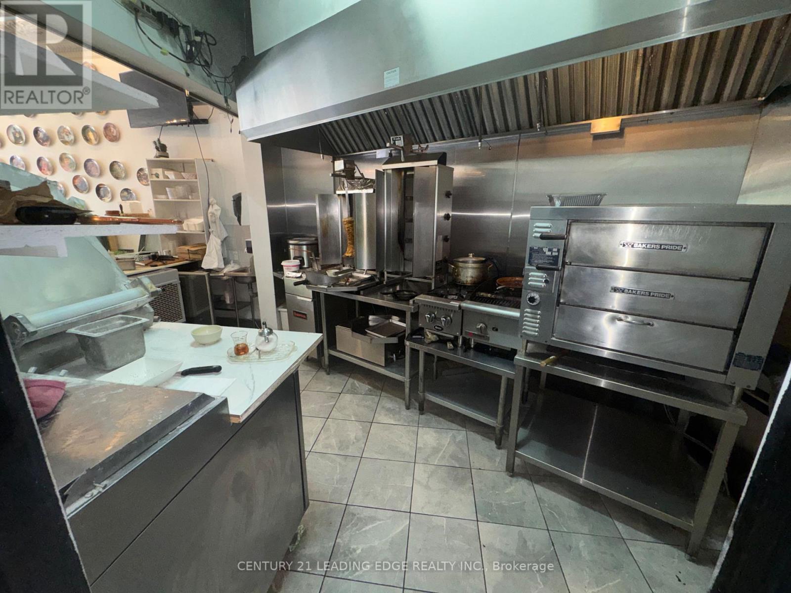 3128 Dundas Street W, Toronto, Ontario M6P 2A1 - Photo 13 - W13683728