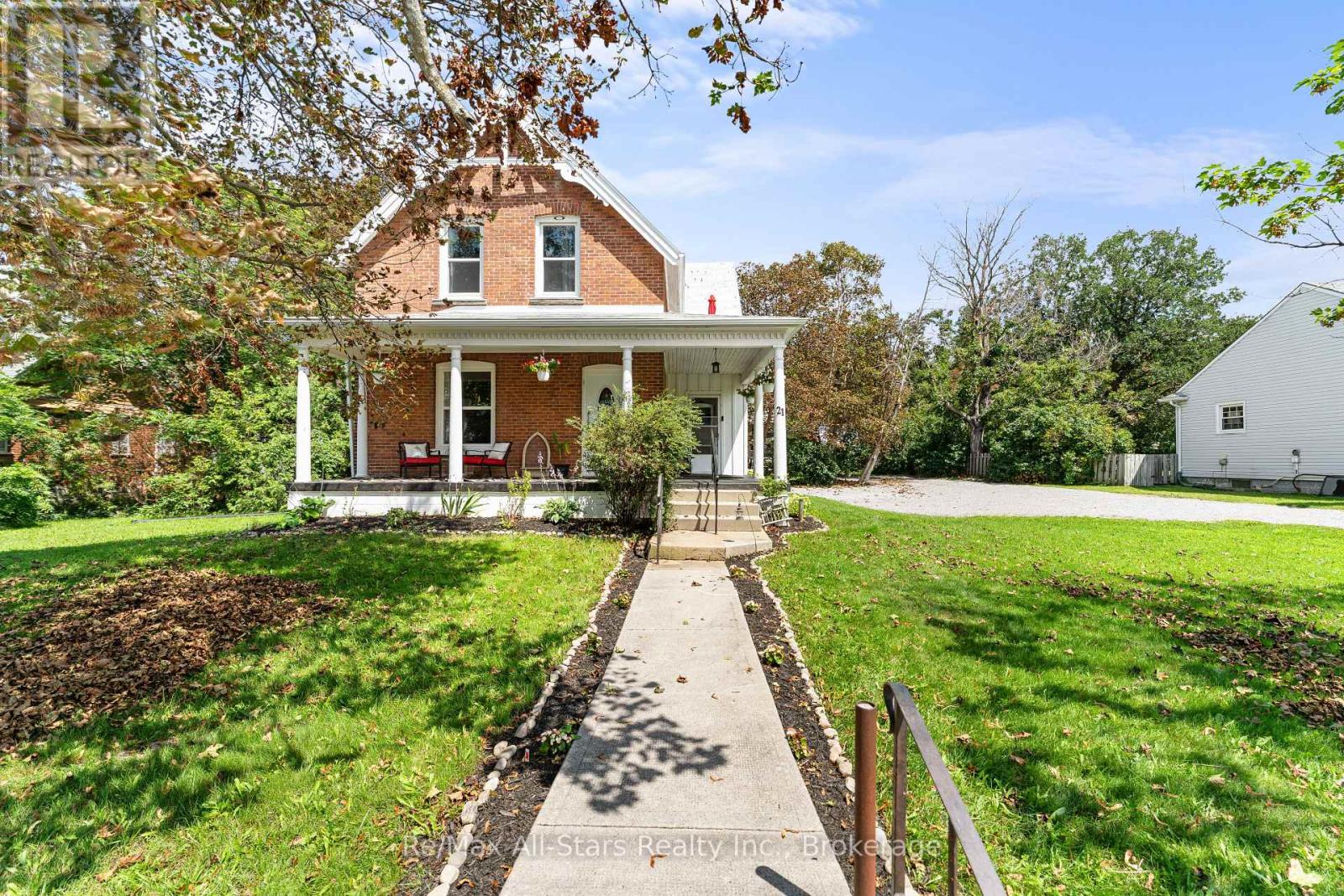 21 FRANCIS STREET E, Kawartha Lakes, Ontario