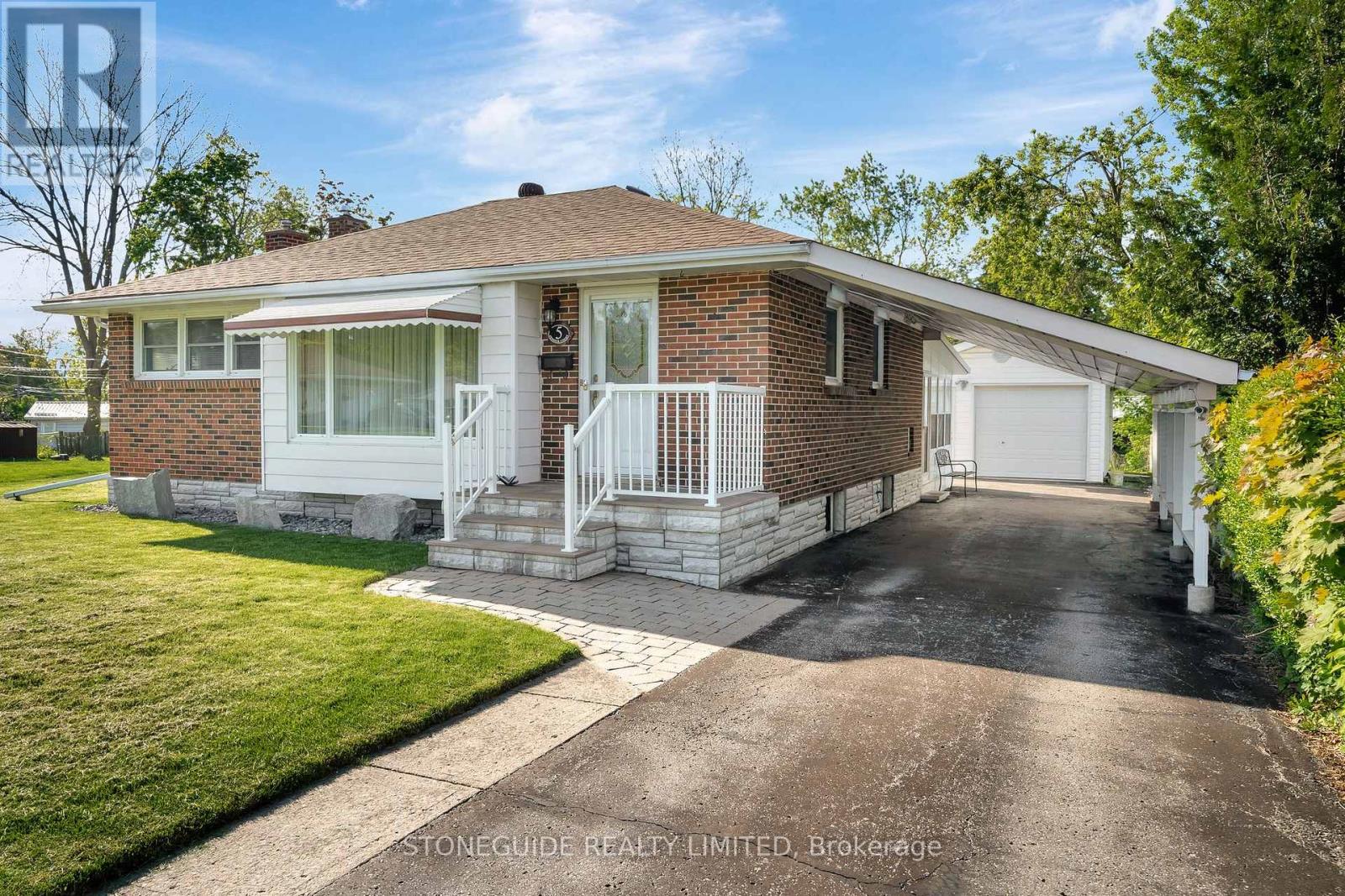 5 ARMOUR COURT, Kawartha Lakes, Ontario