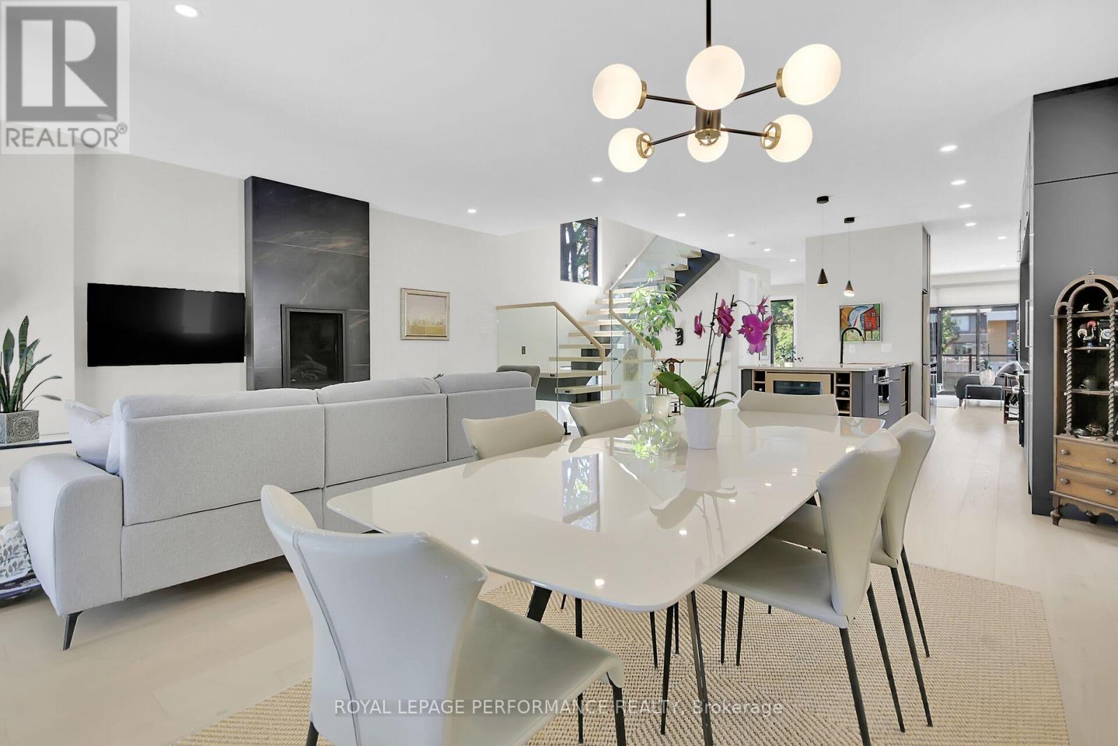 525 Edison Avenue, Ottawa, Ontario  K2A 1V3 - Photo 3 - X13683968
