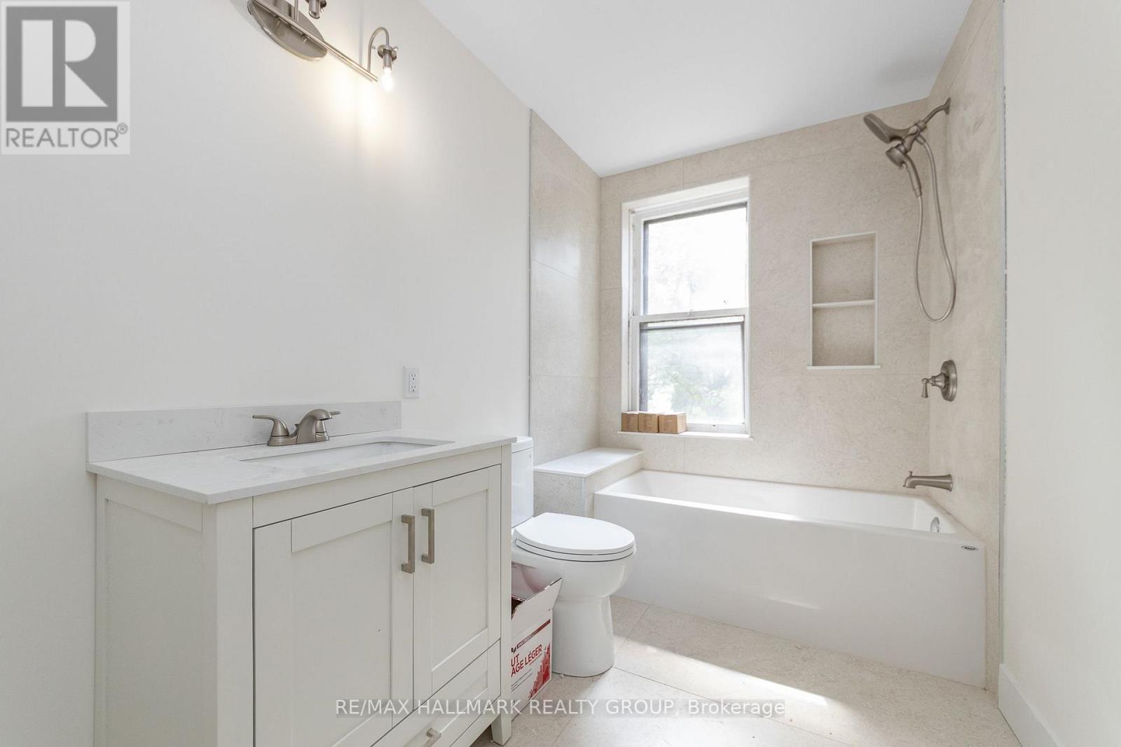 Unit A - 127 Henderson Avenue, Ottawa, Ontario  K1N 7P5 - Photo 16 - X13684068