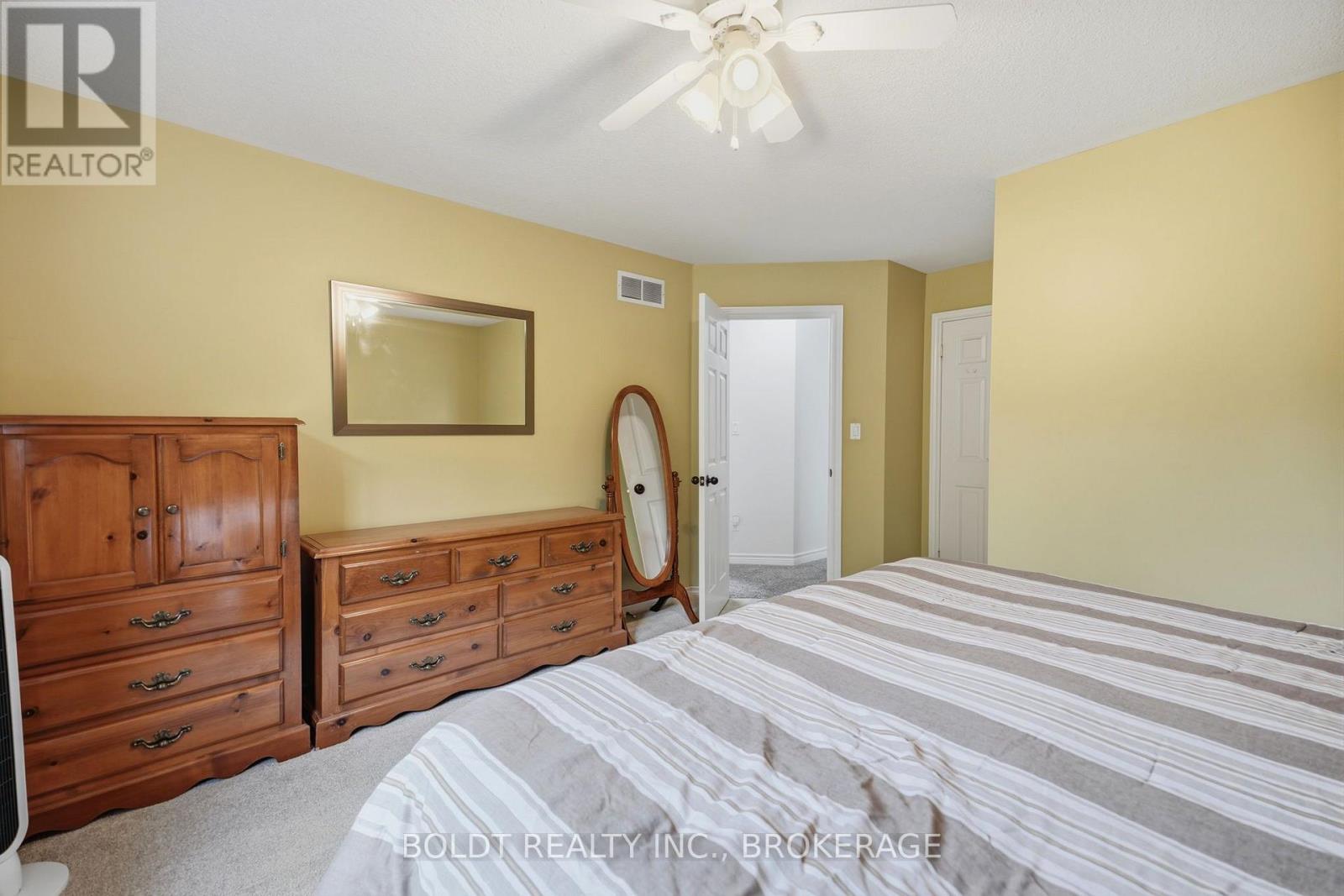 22 Graves Crescent, St. Catharines, Ontario  L2S 3Z6 - Photo 22 - X13684136