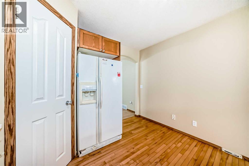 30 Covehaven View NE, Calgary, Alberta  T3R 1S6 - Photo 8 - A2337869