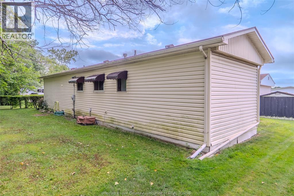 293 Forest Place, Essex, Ontario  N8M 2B7 - Photo 18 - 26020044