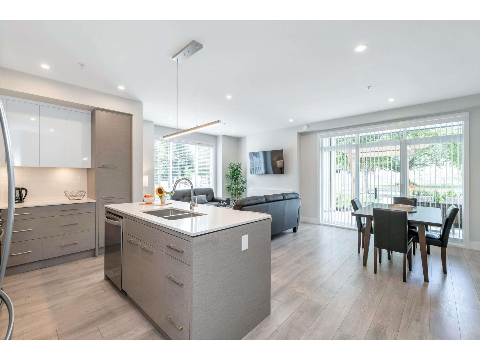 101 45500 Market Way, Garrison Crossing, Chilliwack, British Columbia  V2R 6G5 - Photo 10 - R3156368