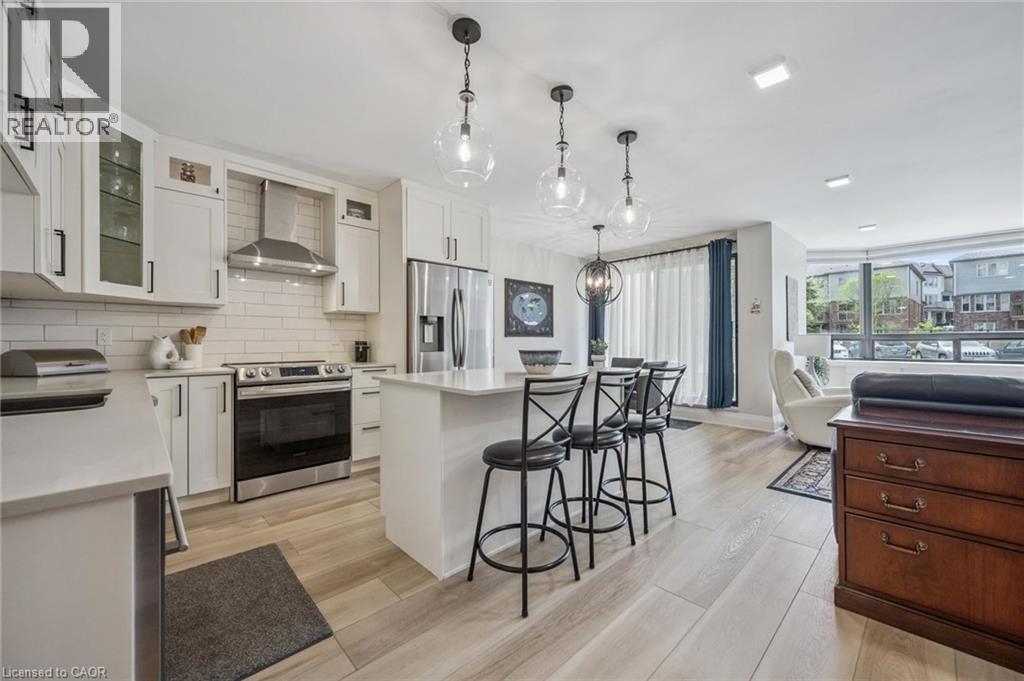 688 PRESTON Parkway Unit# 101, Cambridge, Ontario