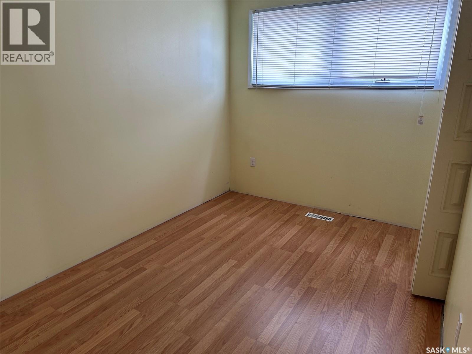 602 4th Street, Estevan, Saskatchewan  S4A 0V5 - Photo 5 - SK045800