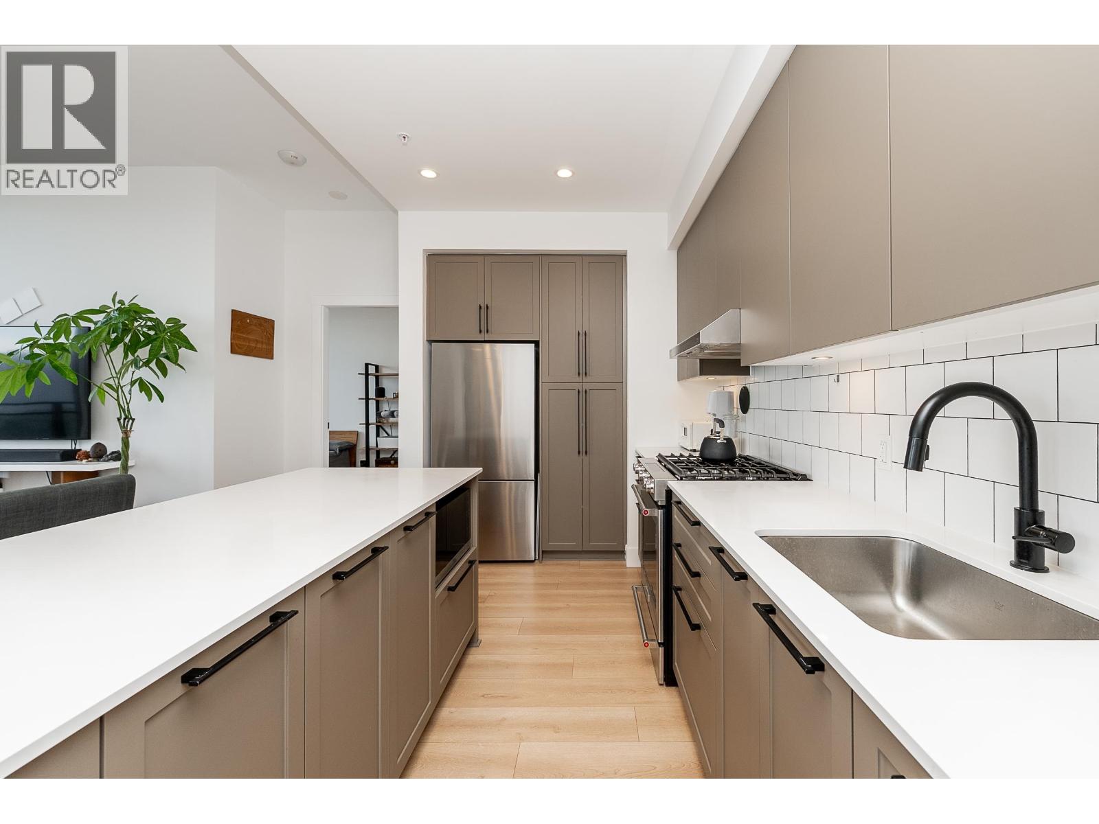 1202 8750 University Crescent, Burnaby, British Columbia  V5A 0G9 - Photo 6 - R3156260