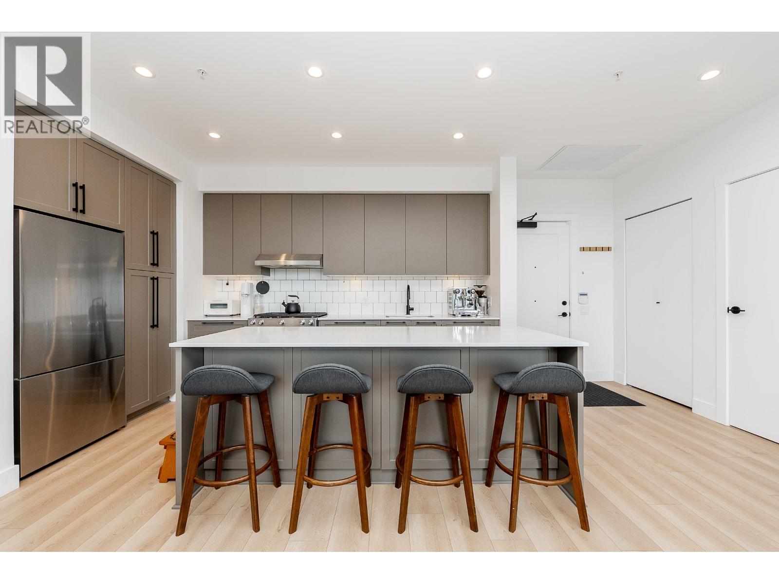 1202 8750 University Crescent, Burnaby, British Columbia  V5A 0G9 - Photo 5 - R3156260