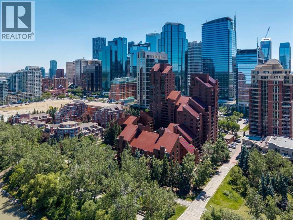 301h, 500 Eau Claire Avenue SW, Calgary, Alberta  T2P 3R8 - Photo 1 - A2325950