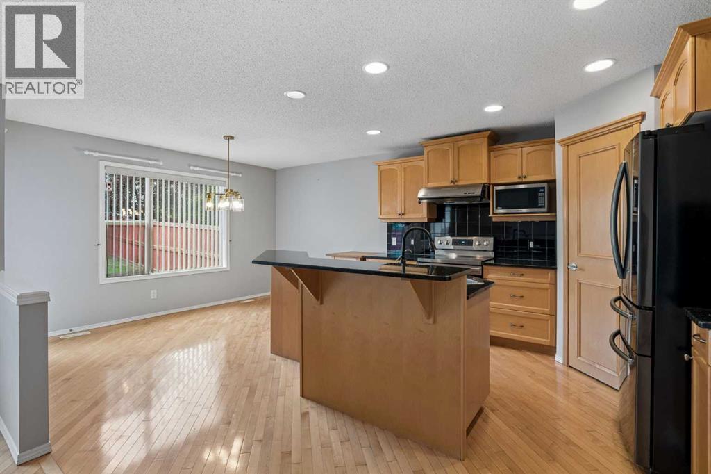 22 Somerside Crescent SW, Calgary, Alberta  T2V 5R4 - Photo 10 - A2335848