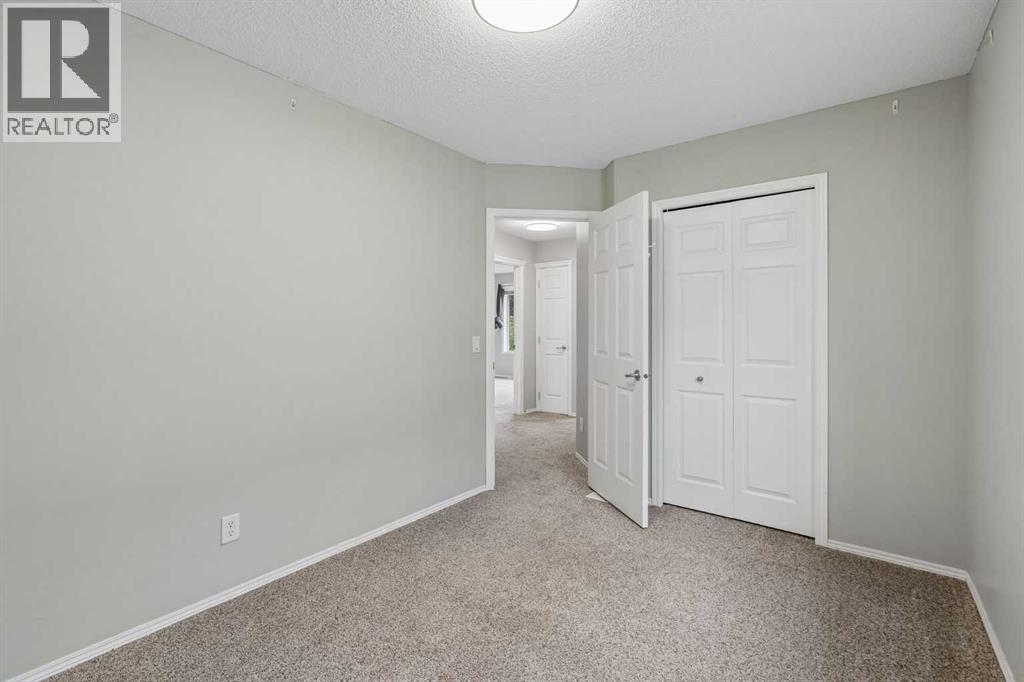 22 Somerside Crescent SW, Calgary, Alberta  T2V 5R4 - Photo 26 - A2335848