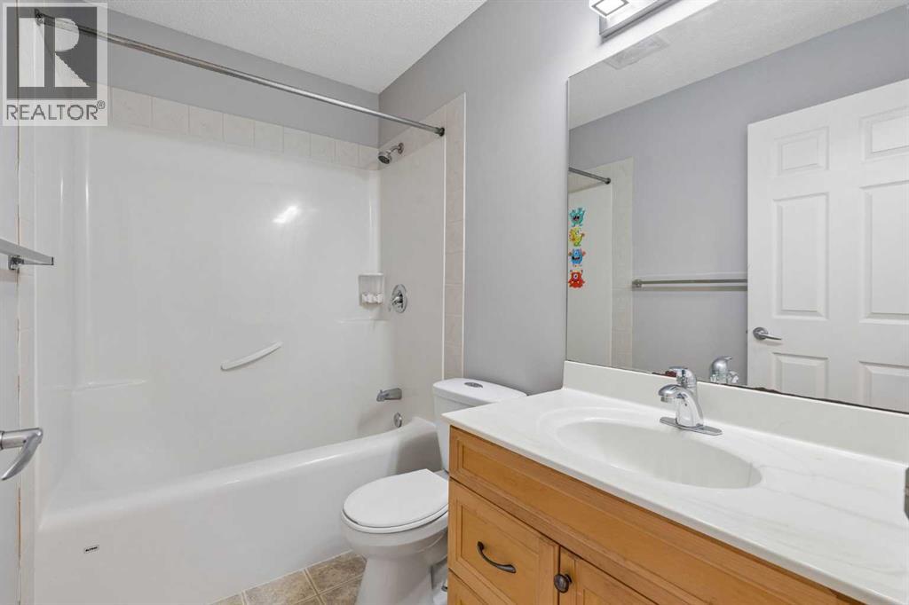 22 Somerside Crescent SW, Calgary, Alberta  T2V 5R4 - Photo 27 - A2335848