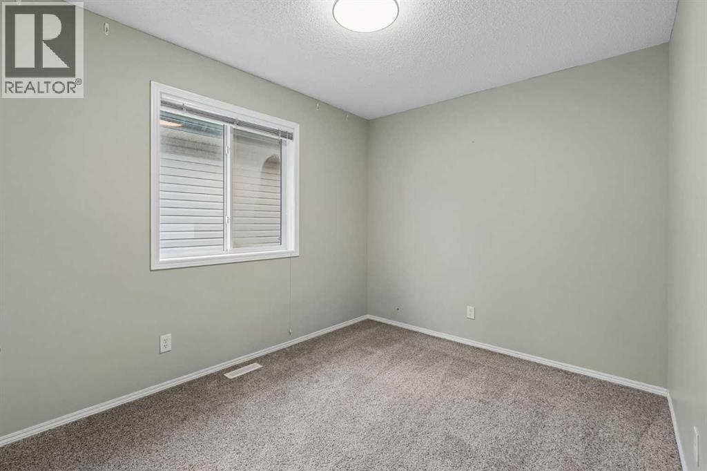 22 Somerside Crescent SW, Calgary, Alberta  T2V 5R4 - Photo 25 - A2335848