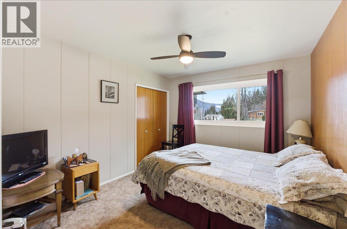 1832 Third Street, Fruitvale, British Columbia V0G 1L1 - Photo 28 - 10377637