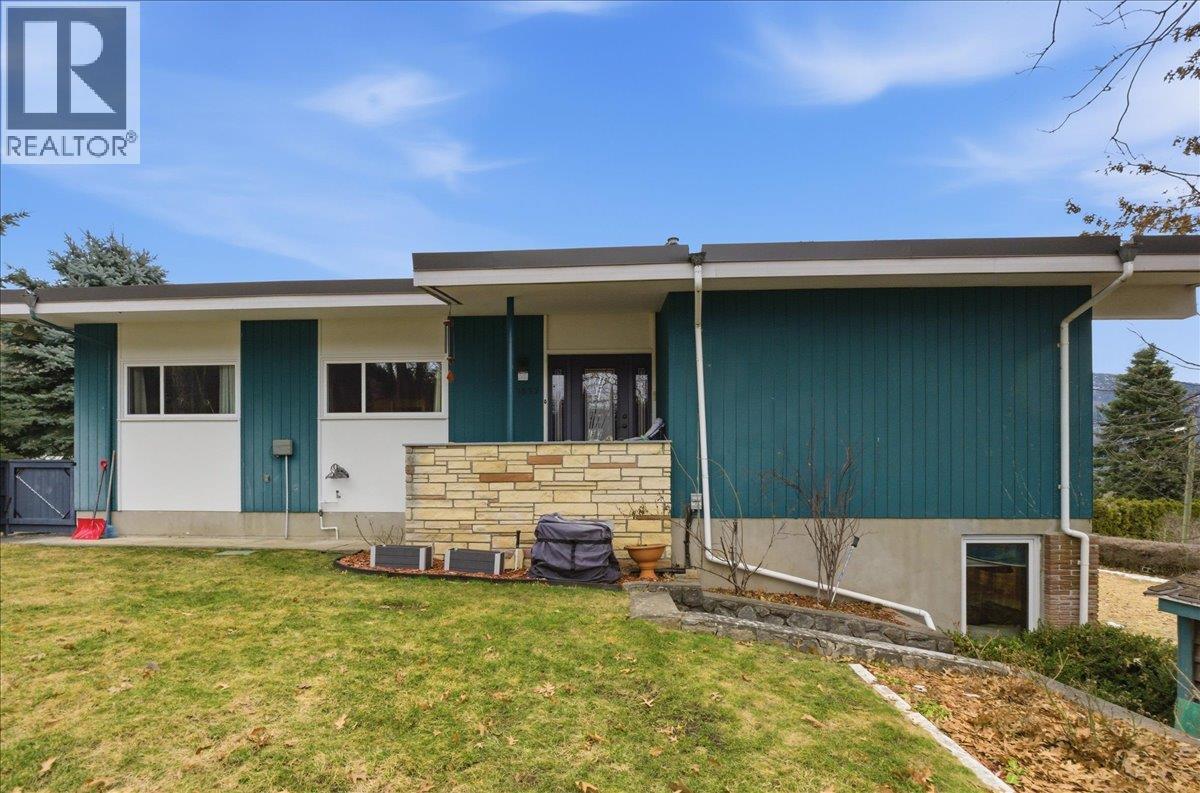 1832 Third Street, Fruitvale, British Columbia V0G 1L1 - Photo 21 - 10377637