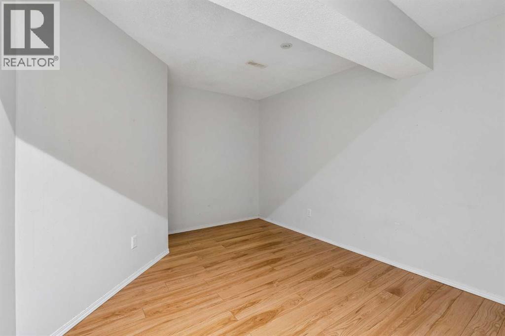 22 Somerside Crescent SW, Calgary, Alberta  T2V 5R4 - Photo 32 - A2335848