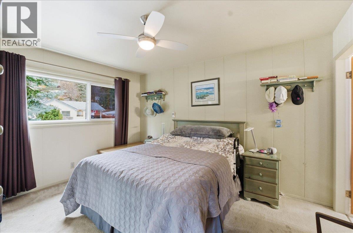1832 Third Street, Fruitvale, British Columbia V0G 1L1 - Photo 34 - 10377637