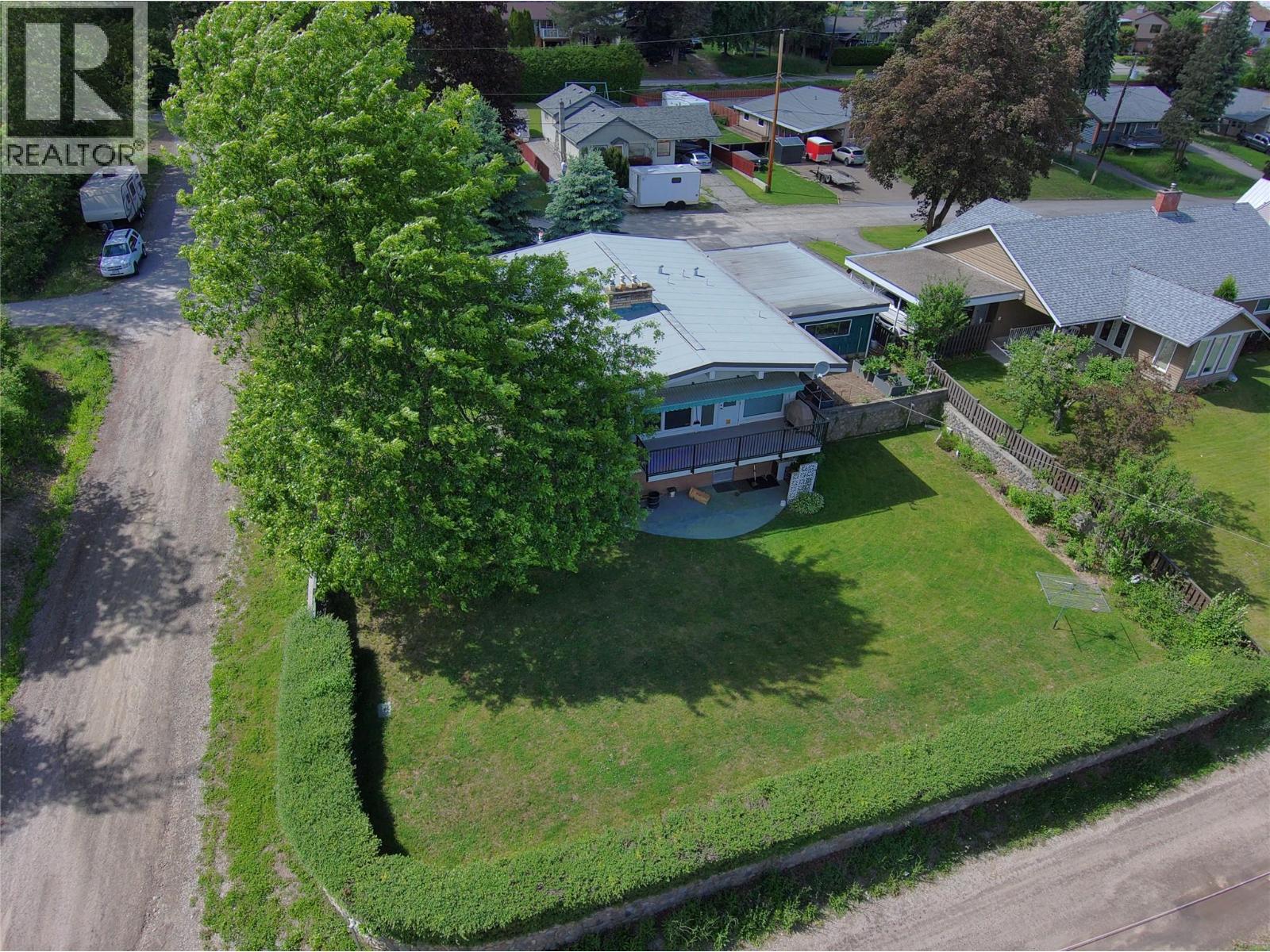 1832 Third Street, Fruitvale, British Columbia V0G 1L1 - Photo 41 - 10377637