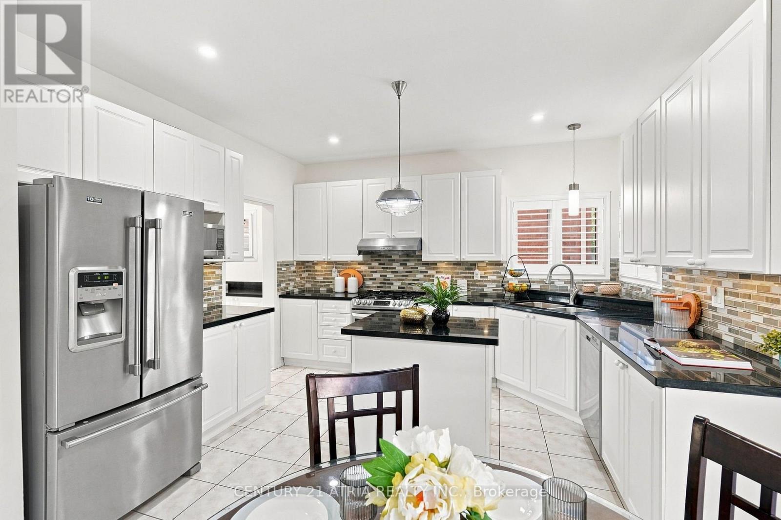 136 Rollinghill Road, Richmond Hill, Ontario  L4E 4E1 - Photo 14 - N13683938
